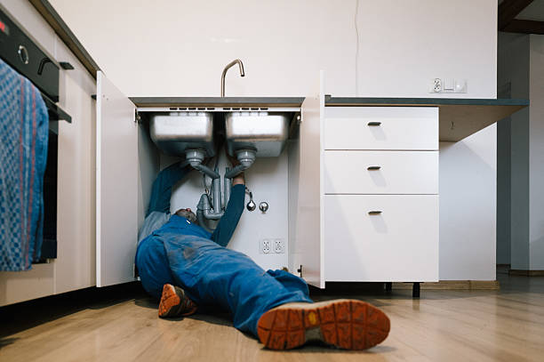 Professional Leak Detection technician working in Taft, CA